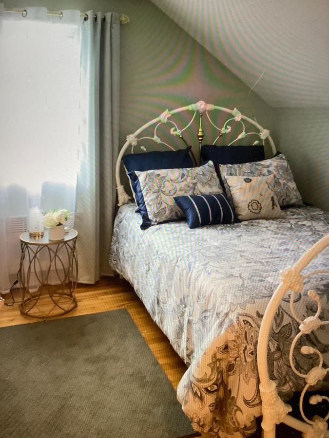 Bed and Breakfast Couette Et Cafe Au Crepuscule La Patrie Exterior foto