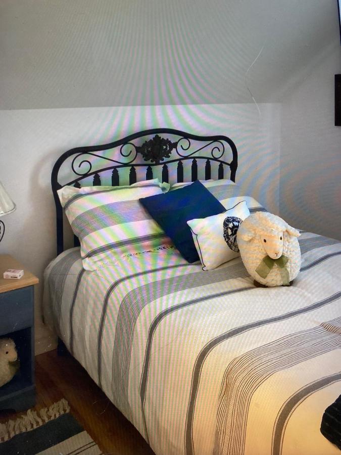 Bed and Breakfast Couette Et Cafe Au Crepuscule La Patrie Exterior foto